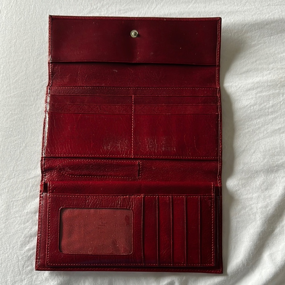 Elegant Red Leather Clutch - Picture 3 of 6